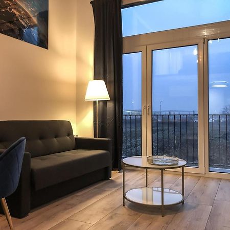Airport Apartment วรอตซวาฟ ภายนอก รูปภาพ