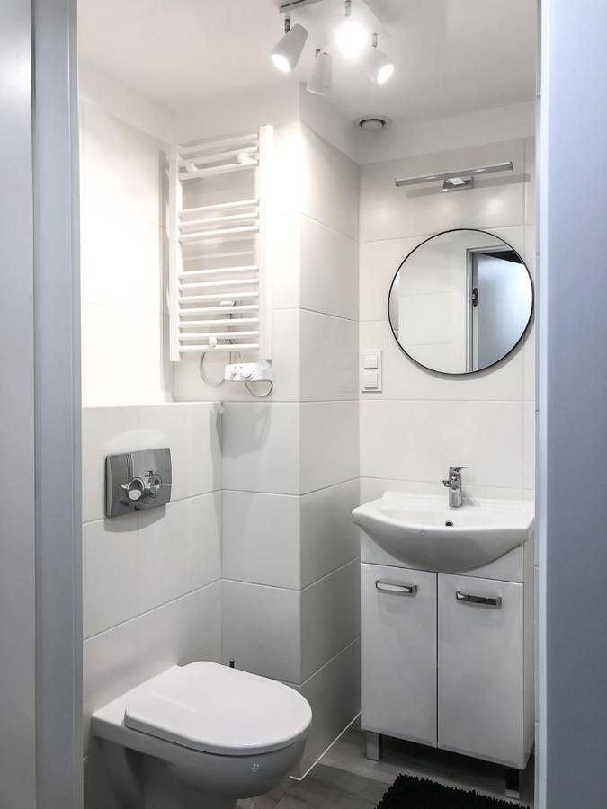 Airport Apartment วรอตซวาฟ ภายนอก รูปภาพ