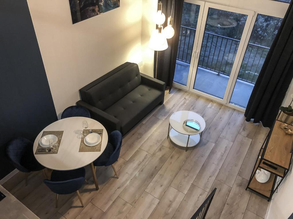 Airport Apartment วรอตซวาฟ ภายนอก รูปภาพ