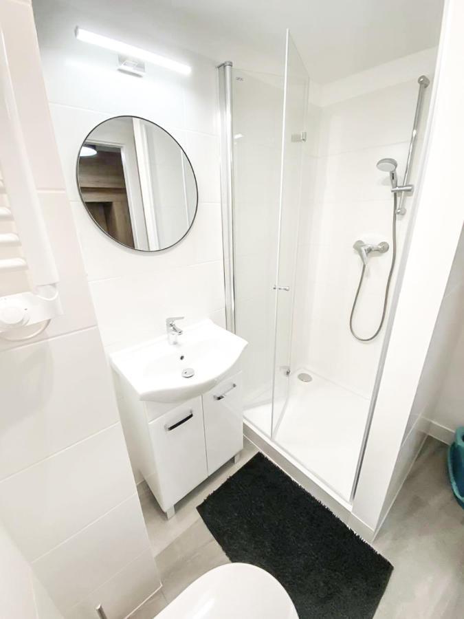 Airport Apartment วรอตซวาฟ ภายนอก รูปภาพ